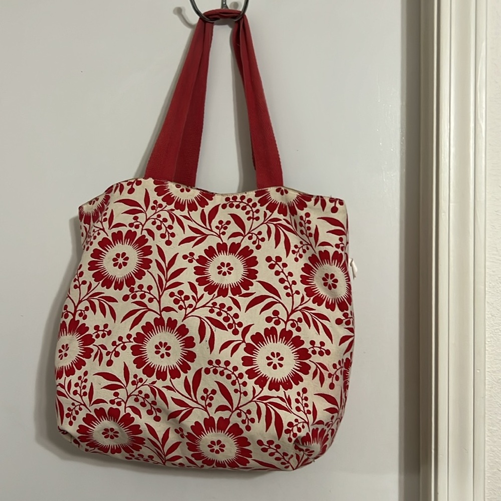 Vintage Country Living Burlap tote.